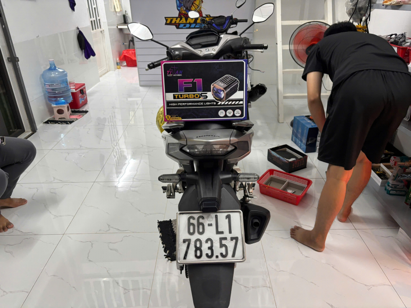 Độ đèn nâng cấp ánh sáng Trợ sáng Titan F1 Turbo S cho xe Winner X